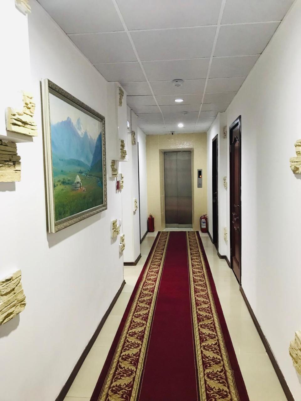 Altyn-Adam Hotel Astana Extérieur photo